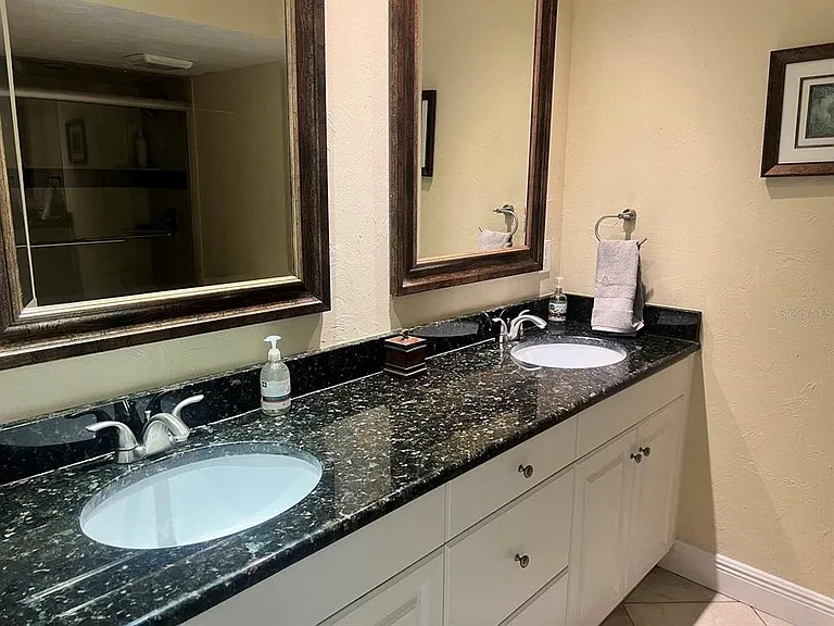 1125 W Peppertree Dr #202 — Photo 10