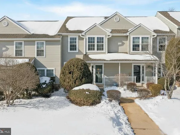 860 Amber Ln, West Chester, PA 19382
