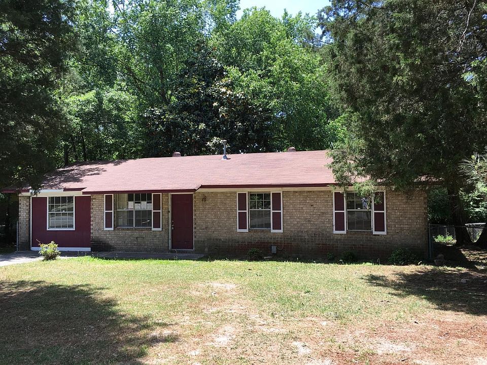 1st image of 2910 Dahlia Dr