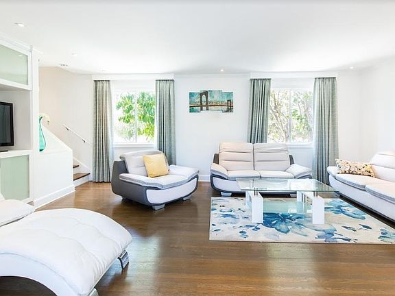 5th image of 138 San Vicente Blvd #C