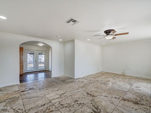 4th image of 744 E Vista Del Cerro Drive