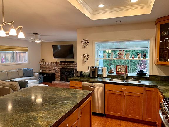 4th image of 69 Park Sharon Dr