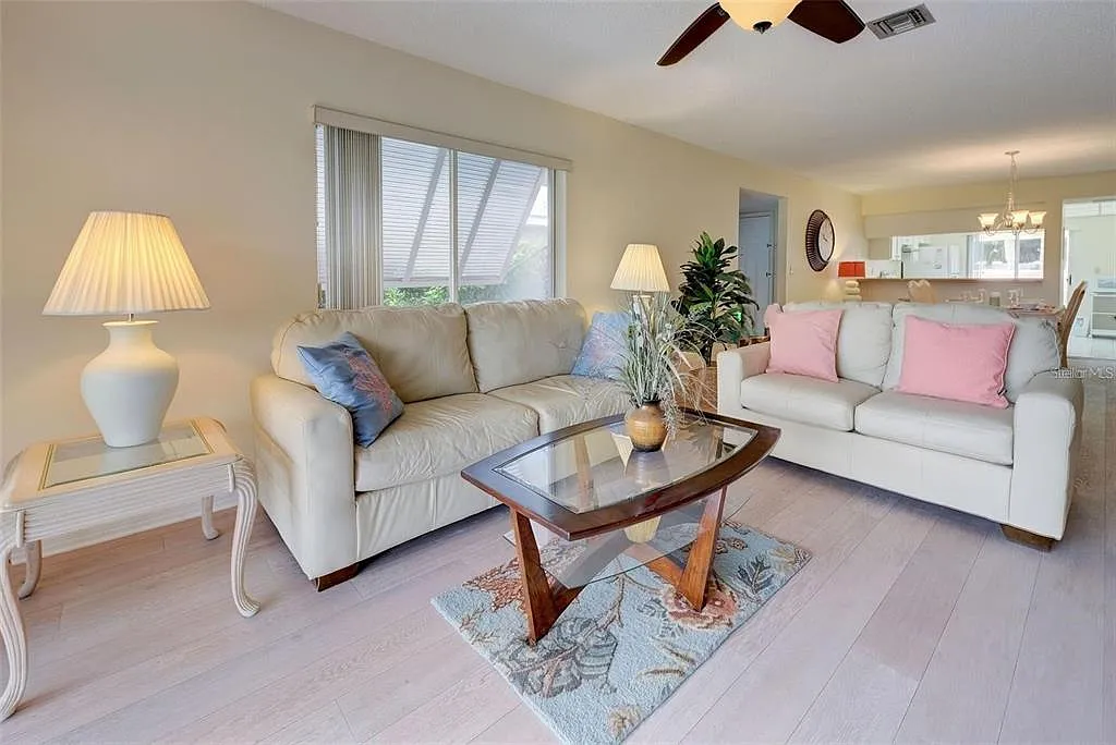 2 bed, 2.0 bath, 1175 sqft, $3,500 — Photo 3