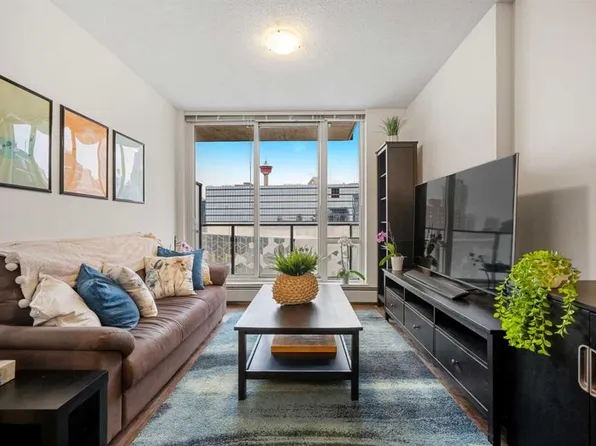 450 E 8th Ave SE #1206, Calgary, AB T2G 1T2