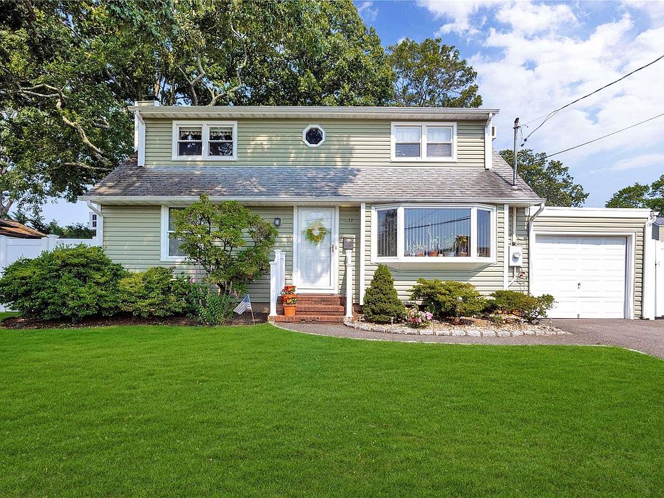 1st image of 211 Tiffany Drive