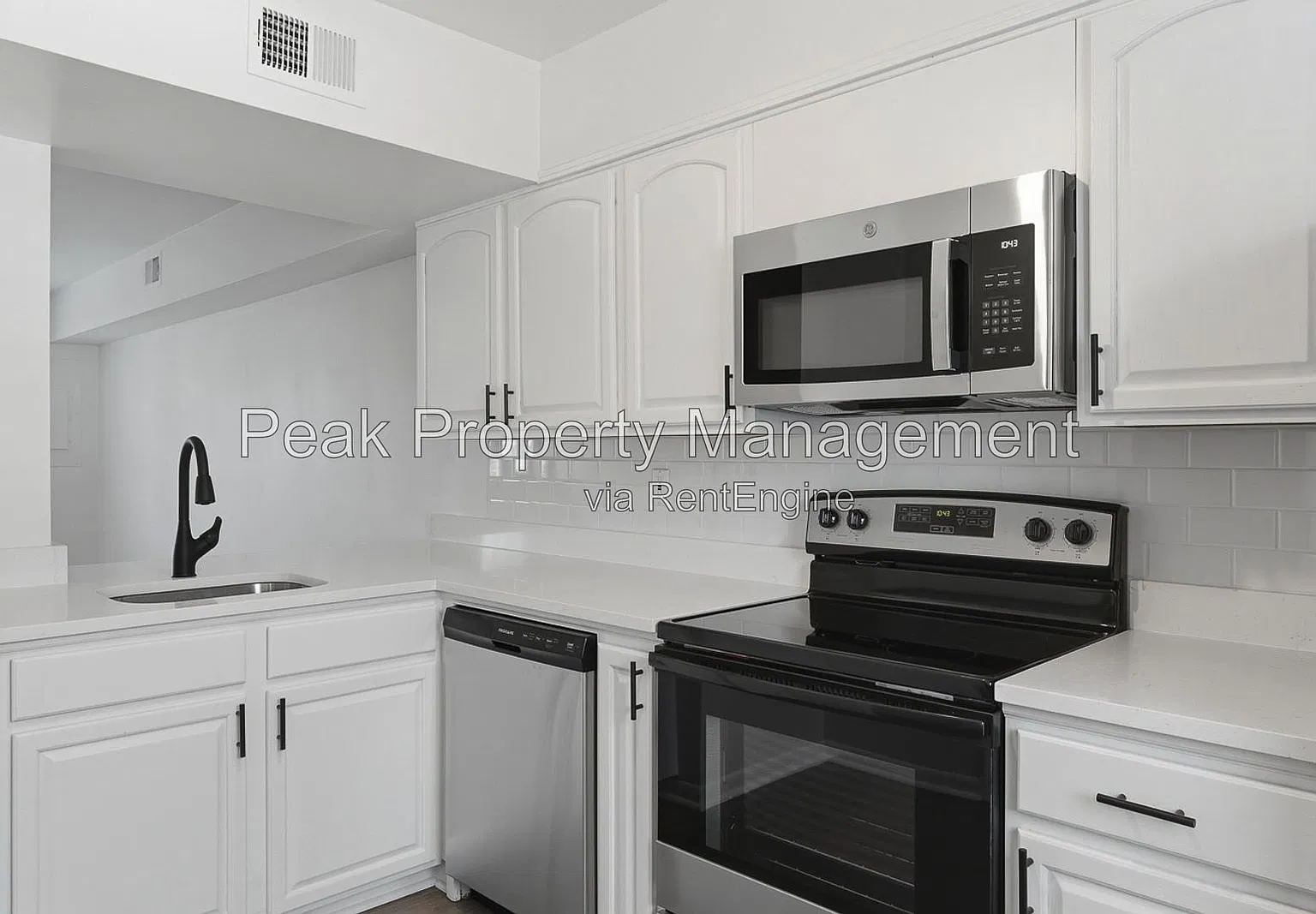 304 S Center St — Photo 2