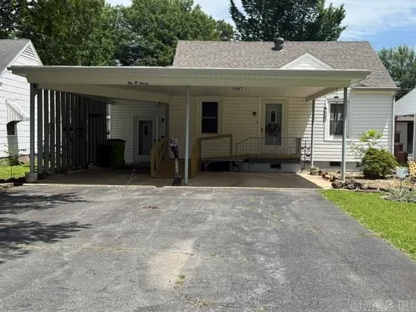 1007 S Porter St, Stuttgart, AR 72160