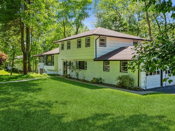 11 Maple Ave