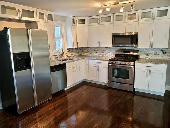 2nd image of 16016 Marian Dr