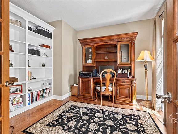 4th image of 1331 Davey Dr