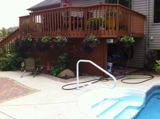 10711 Red Hawk Ln, Spring Grove, IL 60081