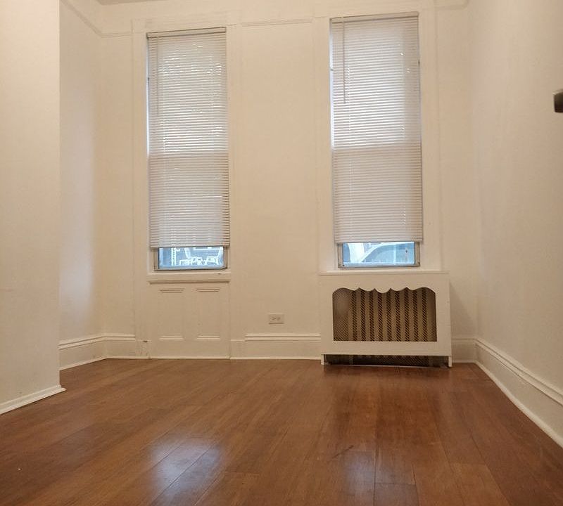 1st image of 3166 43rd St APT 1R