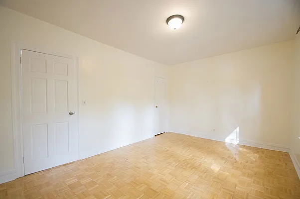 Rented by Rhona Realty | media 17