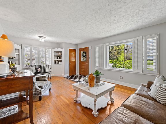 4th image of 510 Grove St