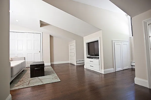 Sold by Arena Real Estate | media 17