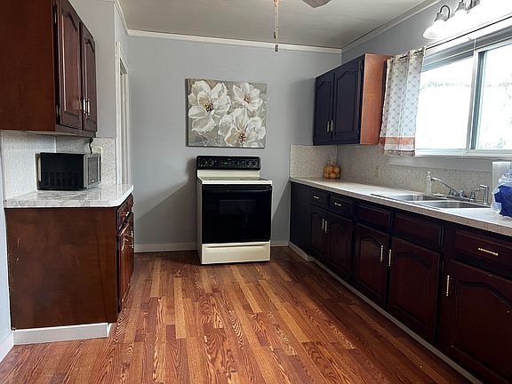 3rd image of 848 Orleans Ave