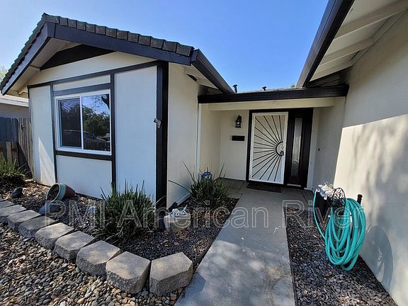 3rd image of 6208 Carl Sandburg Cir