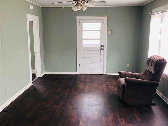 3rd image of 108 West Ave