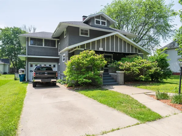 316 E Pierce St, Pontiac, IL 61764