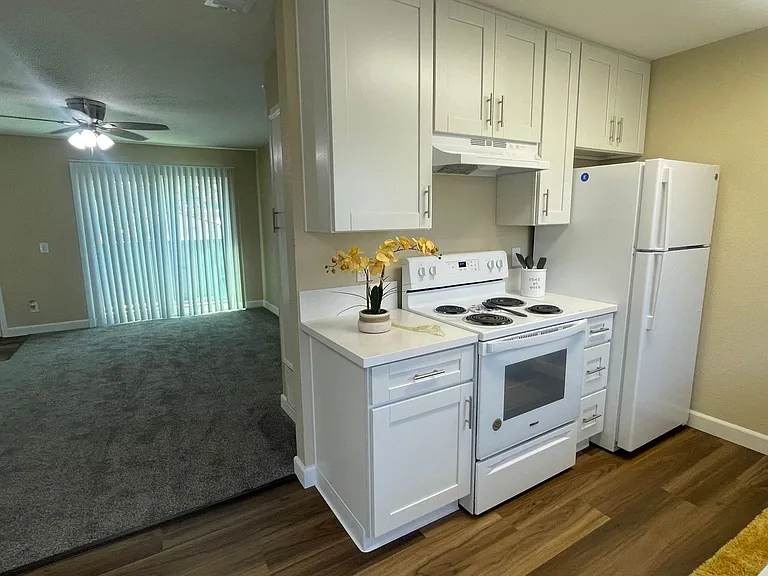 Montebello Villas — Photo 22
