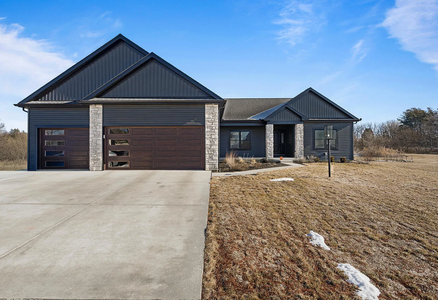 606 Beacon Hill Cir photo 1