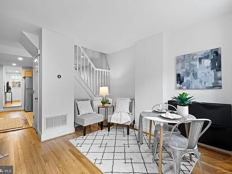1711 William St — Photo 1
