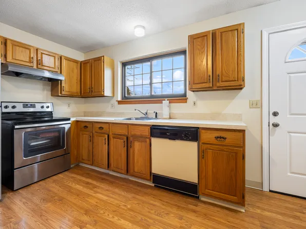 67 Diane Terrace APT 11, Waterbury, CT 06705