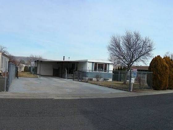 2nd image of 903 Pine St