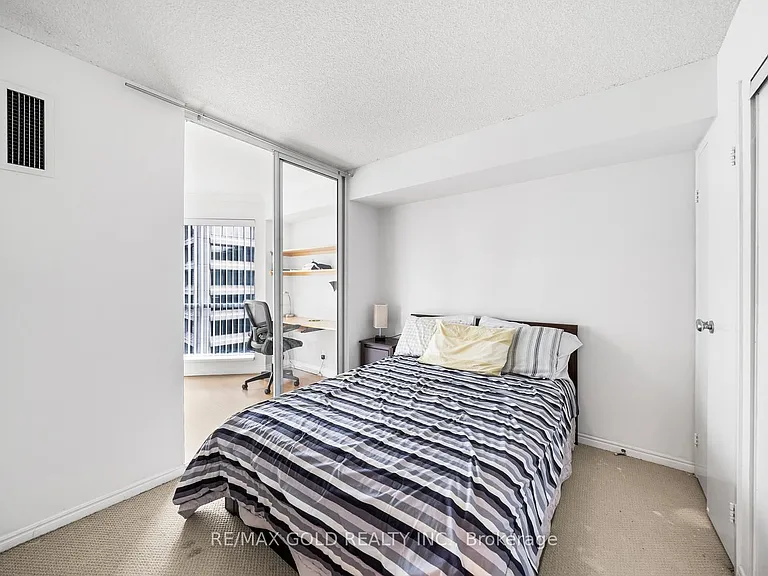 10 Yonge St #2710 — Photo 13