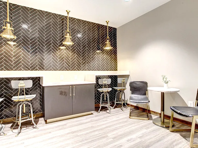 The Cosmopolitan Apartments — Photo 31