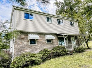 1090 Betty Zane Rd, Wheeling, WV 26003