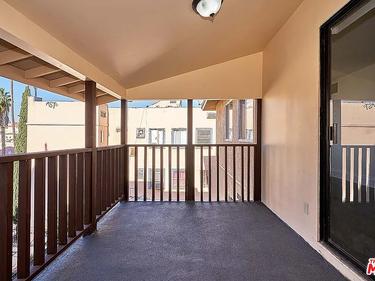 826 S Park View St #3 — Photo 8