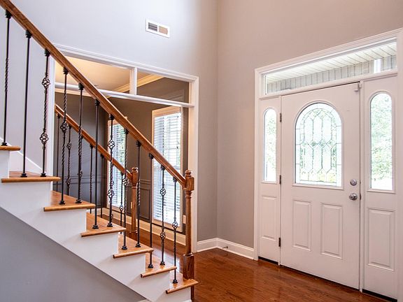 3rd image of 3224 Rolling Hills Ln