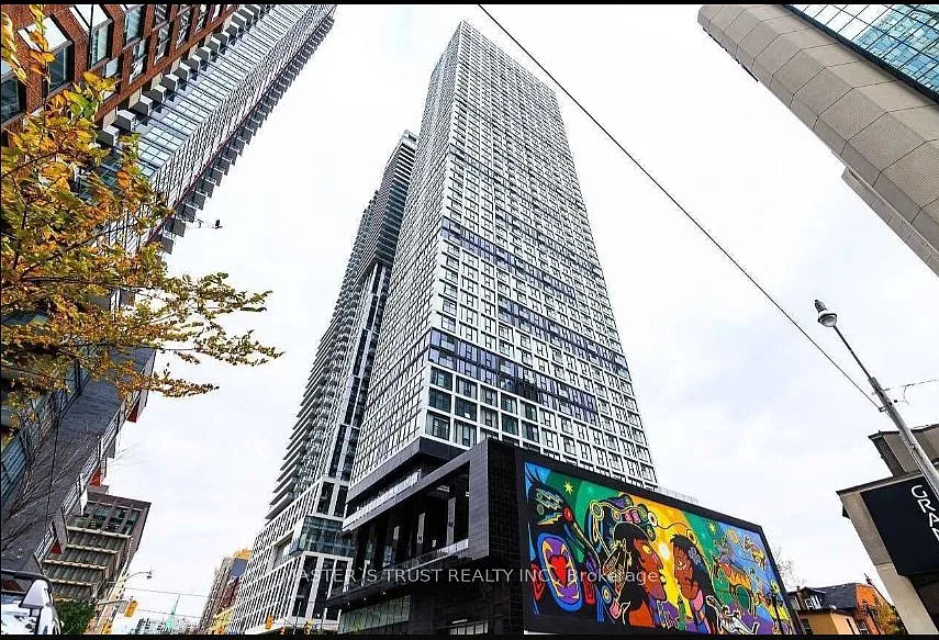 181 Dundas St E #4109