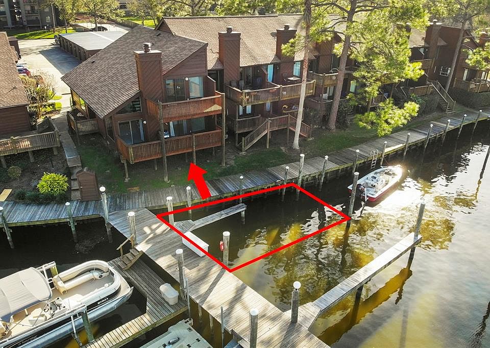Your new home and Boat slip!