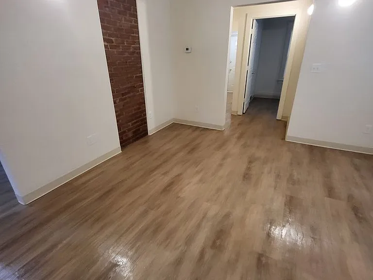 225 N Ashland Ave — Photo 10