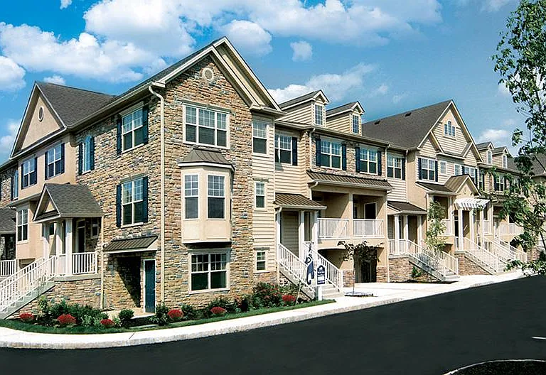 Heritage Pointe Townhome Rentals — Photo 1
