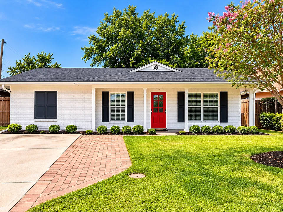 909 Briarcliff Dr