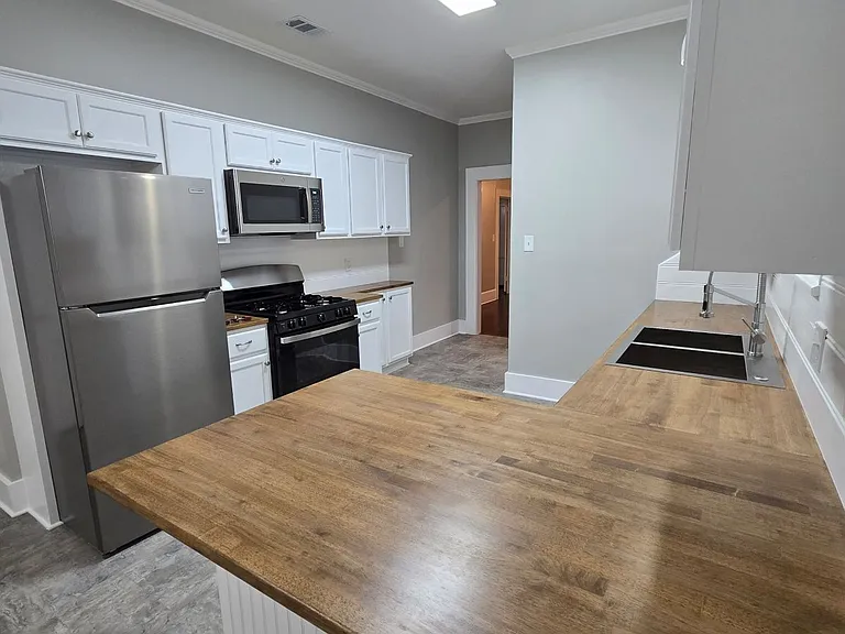 616 Merrick St — Photo 3
