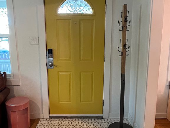 4th image of 2321 32nd St