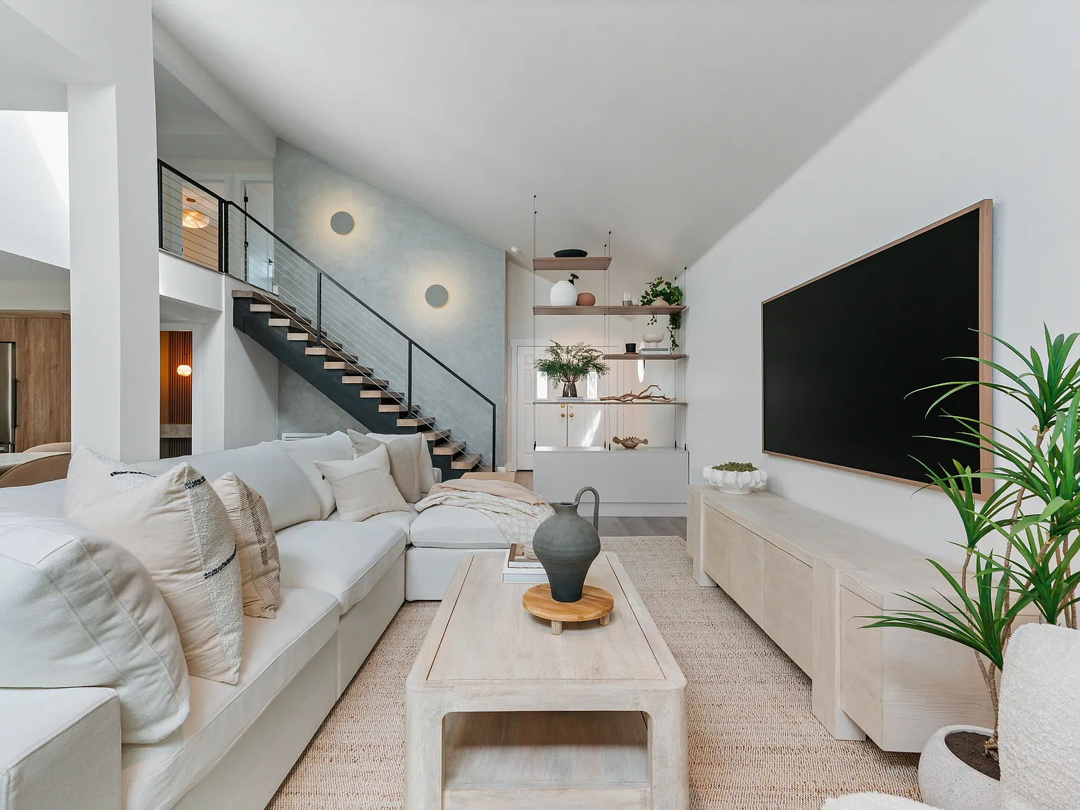 3 bed, 2.5 bath, 2173 sqft, $7,900 — Photo 4
