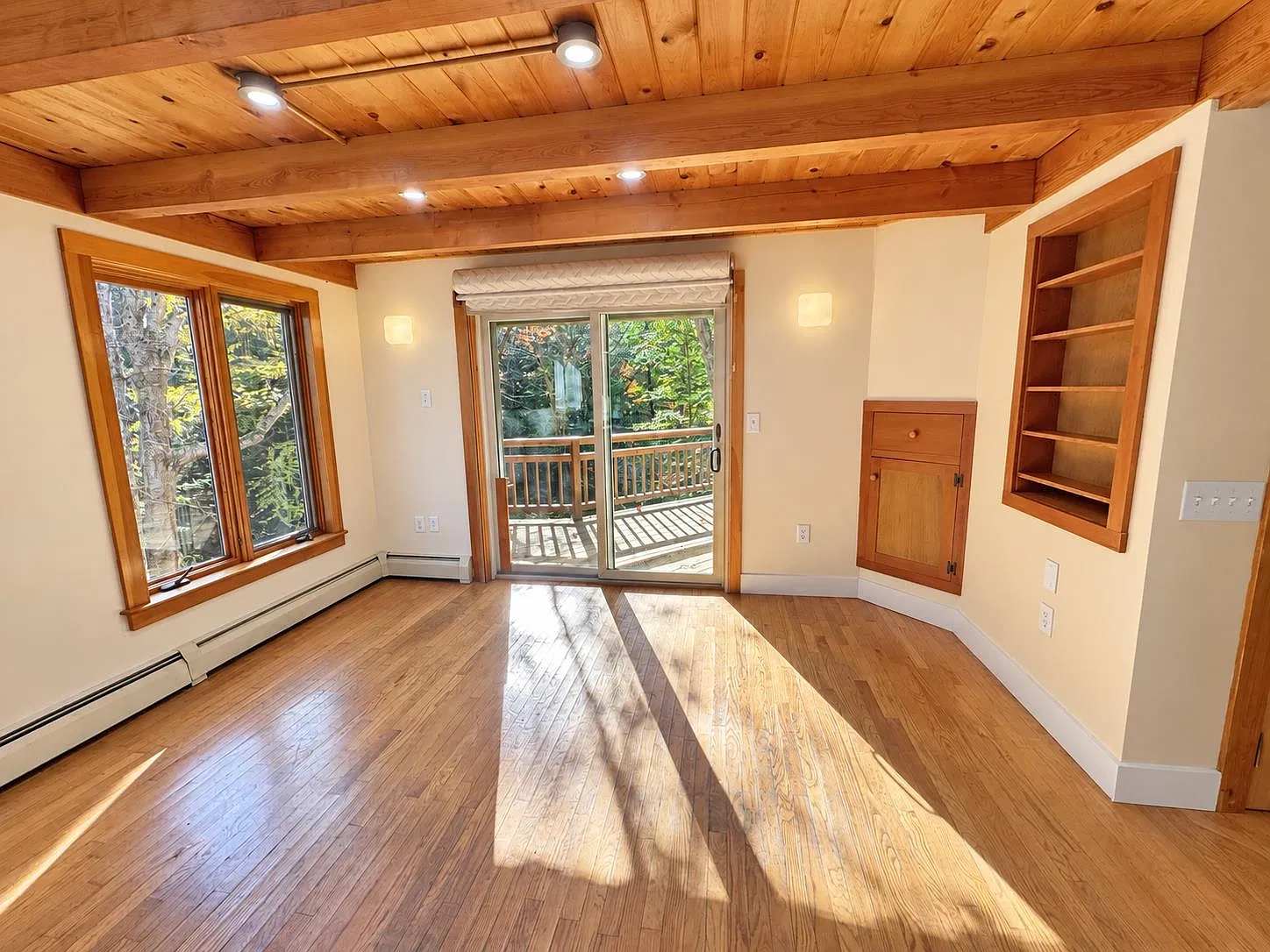 3 bed, 2.0 bath, 1740 sqft, $3,600 — Photo 4