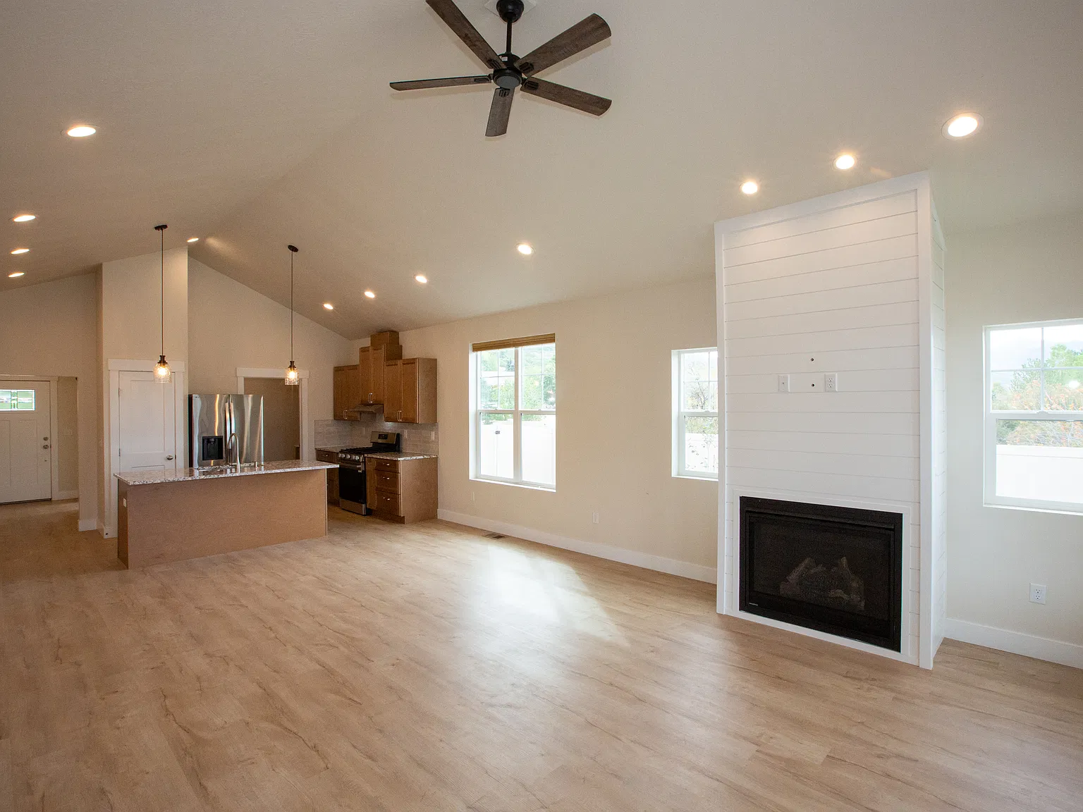 3 bed, 1505 sqft, $2,600 — Photo 3
