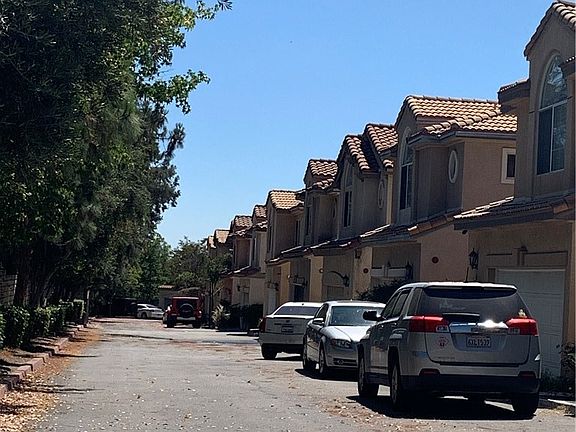 2nd image of 13775 Glenoaks Blvd Unit 21