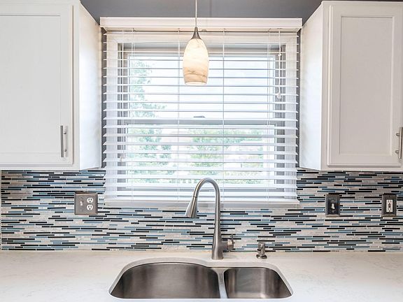 5th image of 457 Scandia St