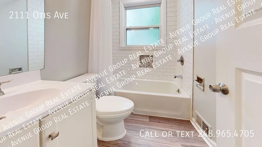 Beautifully Updated 3-Bedroom Lower Unit for Lease in Warren, MI — Photo 4