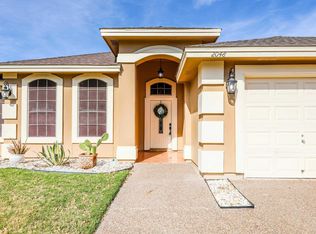 2048 Buenos Aires Dr, Laredo, TX 78045