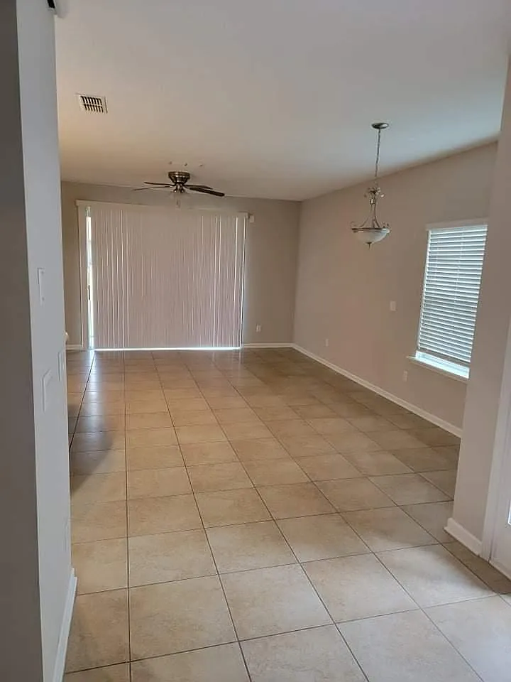 3 bed, 1395 sqft, $1,900 — Photo 2