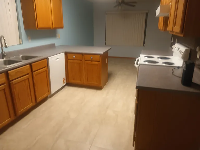 1428 E Hidalgo Ave — Photo 6