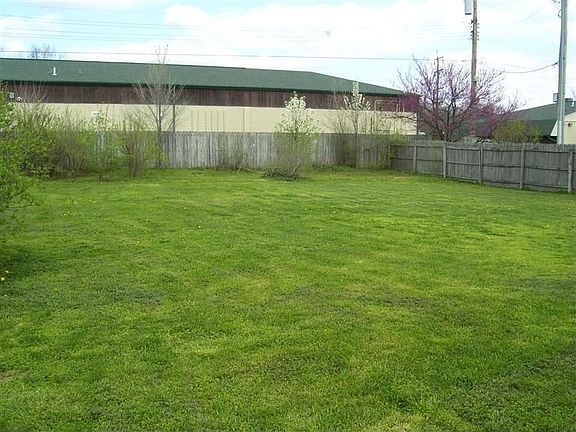 2nd image of 706 Nathan Dr